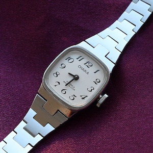 Vintage Chaika Women&#39;s Mechanical Watch with Adjustable Metal Band