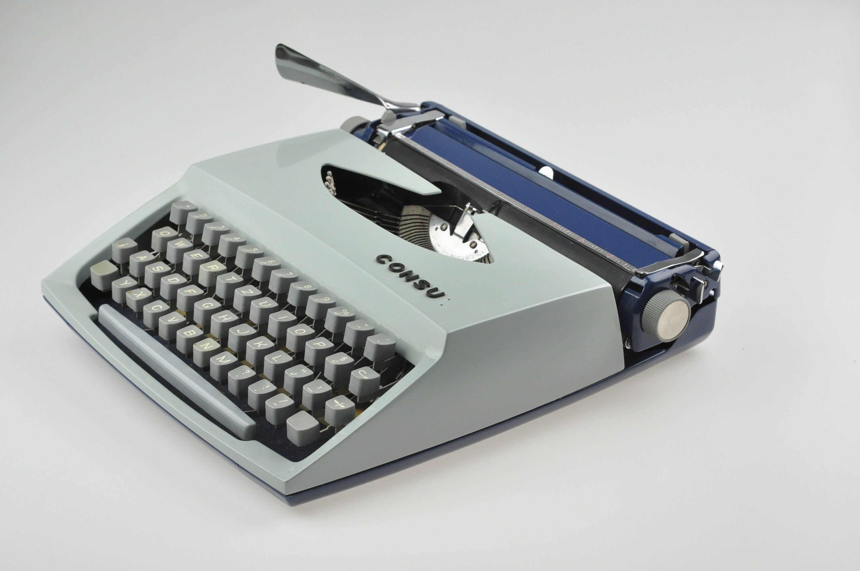 1970年製 Consul 実用タイプライター（ケース付き）、ポータブルタイプ