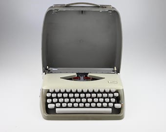 1930年代のAdler mod. 30タイプライター、ヴィンテージタイプライター