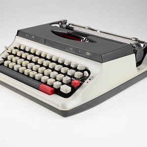 Chevron Portable Typewriter with Case, Red Typewriter, Portable Typewriter, Vintage Typewriter, Serviced Typewriter, Manual Typewriter