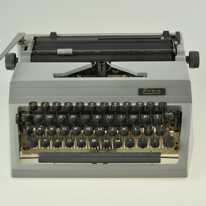 German Erika 30 Vintage Working Typewriter, Typewriter with Case, Portable Typewriter, Vintage Typewriter, Manual Typewriter, Modernist