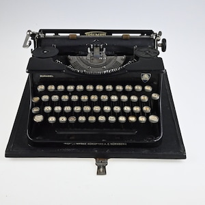 Vintage Triumph Portable Typewriter, German Working Typewriter, Typewriter with Case, Portable Typewriter, Vintage Typewriter, Typewriter