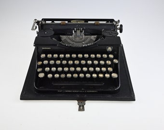 1930年代のAdler mod. 30タイプライター、ヴィンテージタイプライター