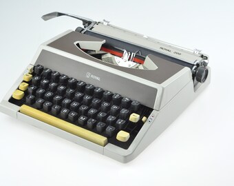完動品　 200　ロイヤルタイプライター　パステルカラー Royal 200 Typewriter - Etsy