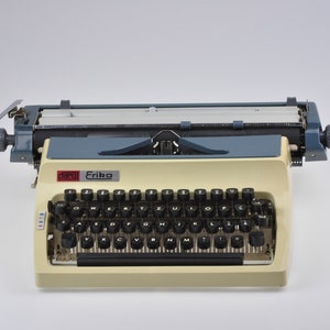 Vintage Daro Erika Working Typewriter, Vintage Typewriter, Portable Typewriter, Manual Typewriter, Retro Typewriter, Beige Typewriter