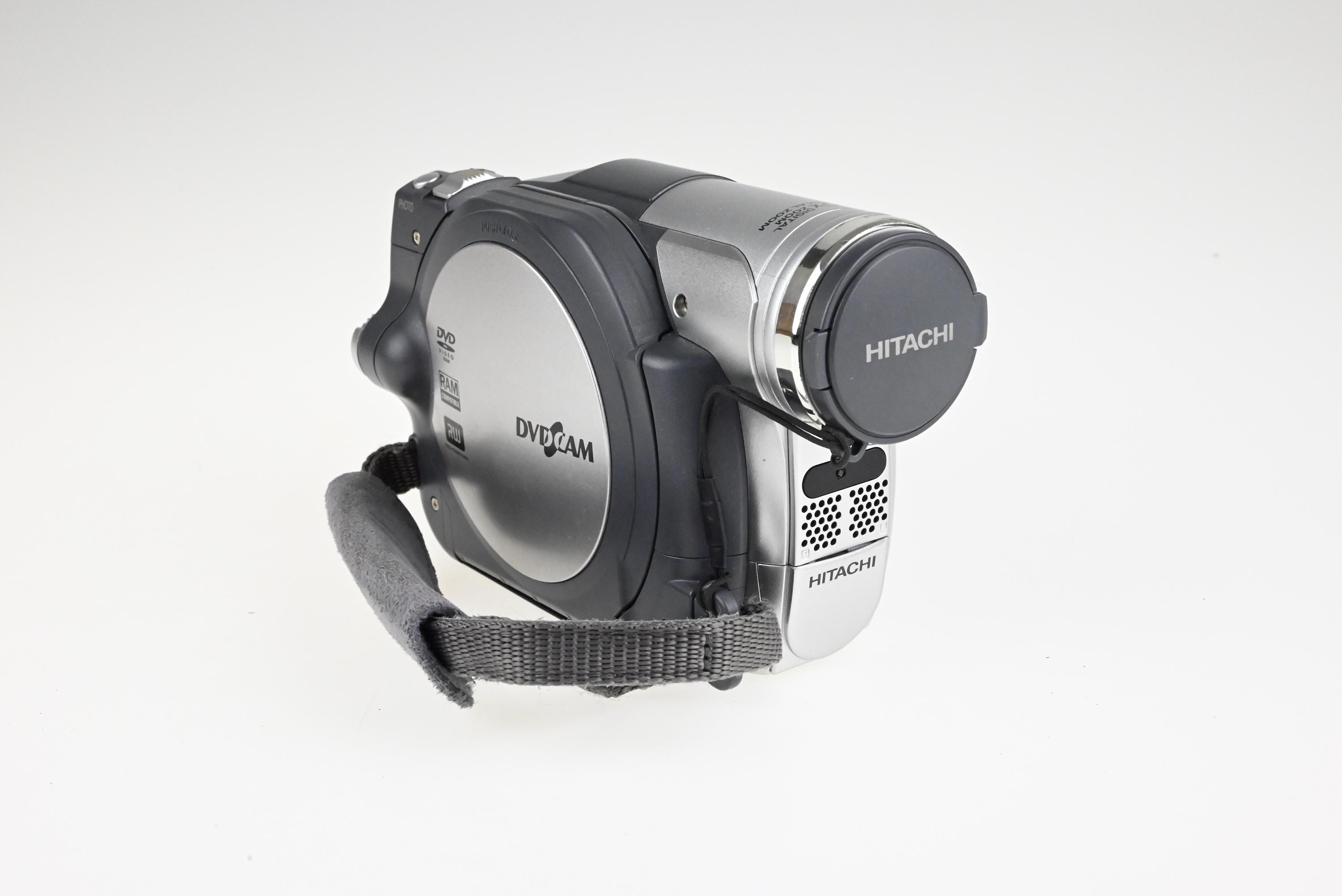 Hitachi ビンテージ　平成レトロ VM-3700A VHS ビデオカメラ Hitachi VHS Video Camera Recorder Model No. VM-3700A & Accessories