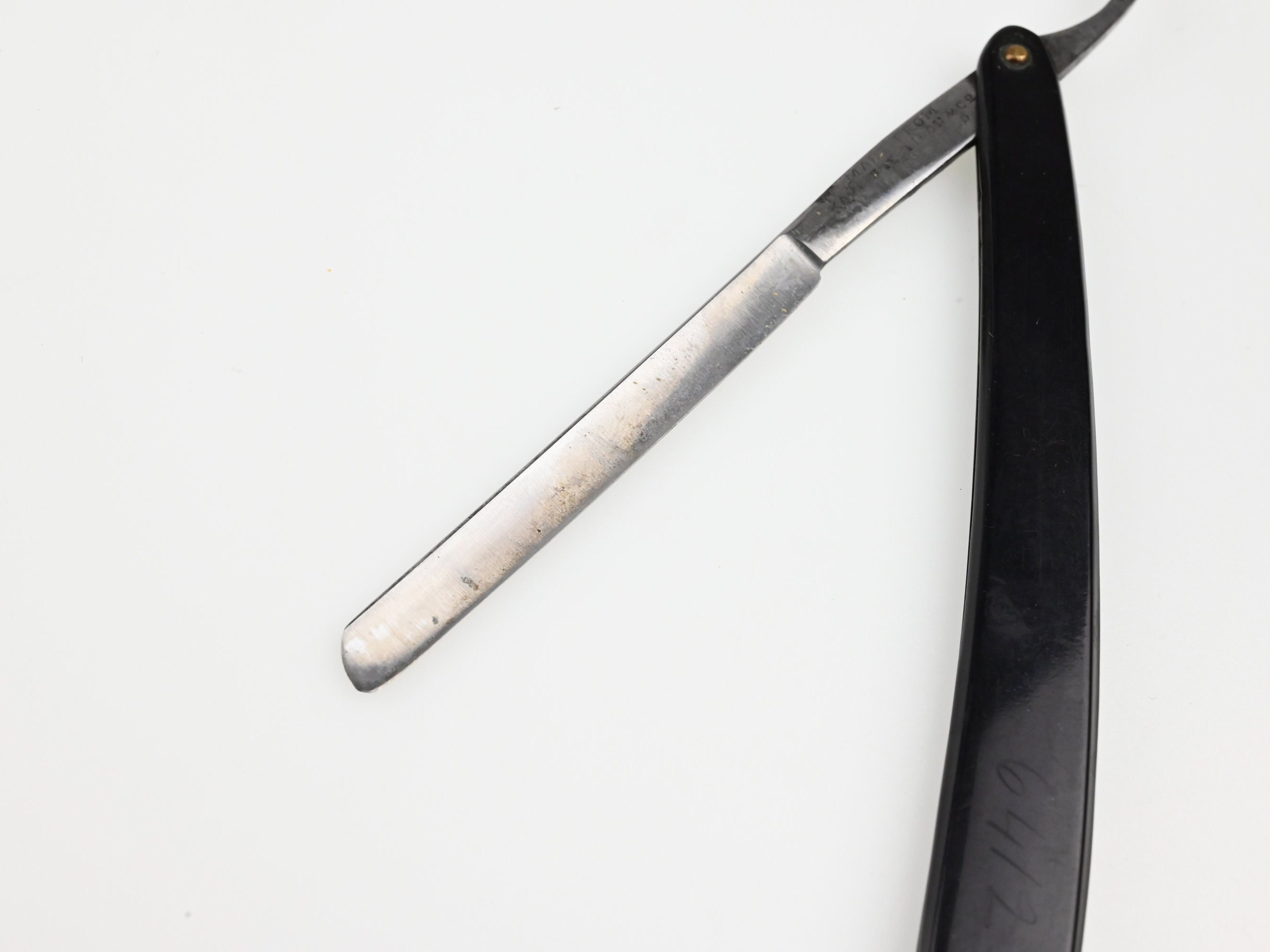 Old Razor Set Antique Straight Razors Set - A Glimpse Into Timeless Grooming (1920 ...
