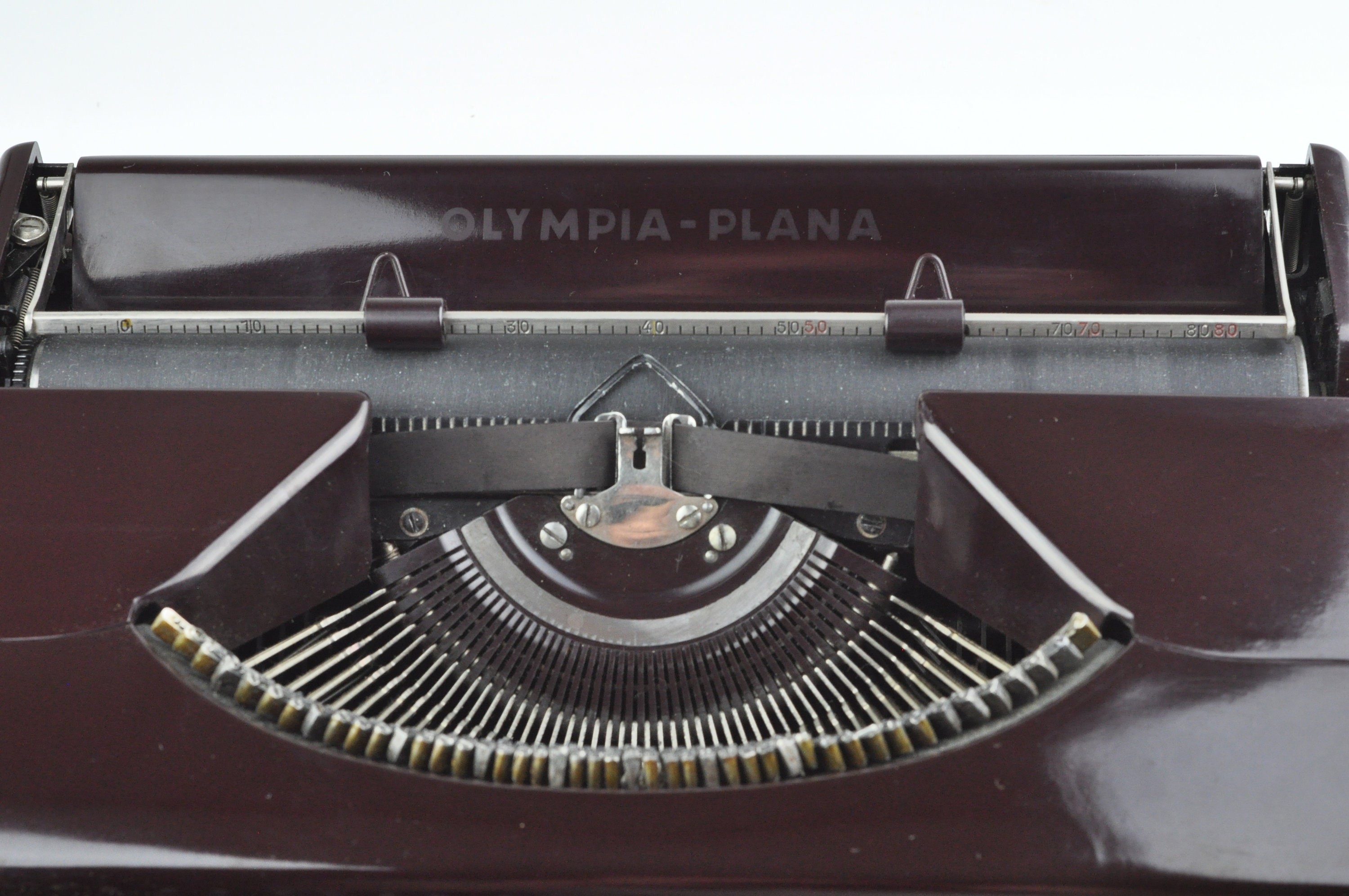 1939年製 オリンピア・プラナ製 実用タイプライター、ポータブルタイプ