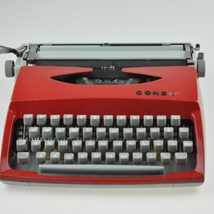 1970 Consul Working Typewriter with Case, Portable Typewriter, Vintage Typewriter, Red Typewriter, Manual Typewriter, Modernist
