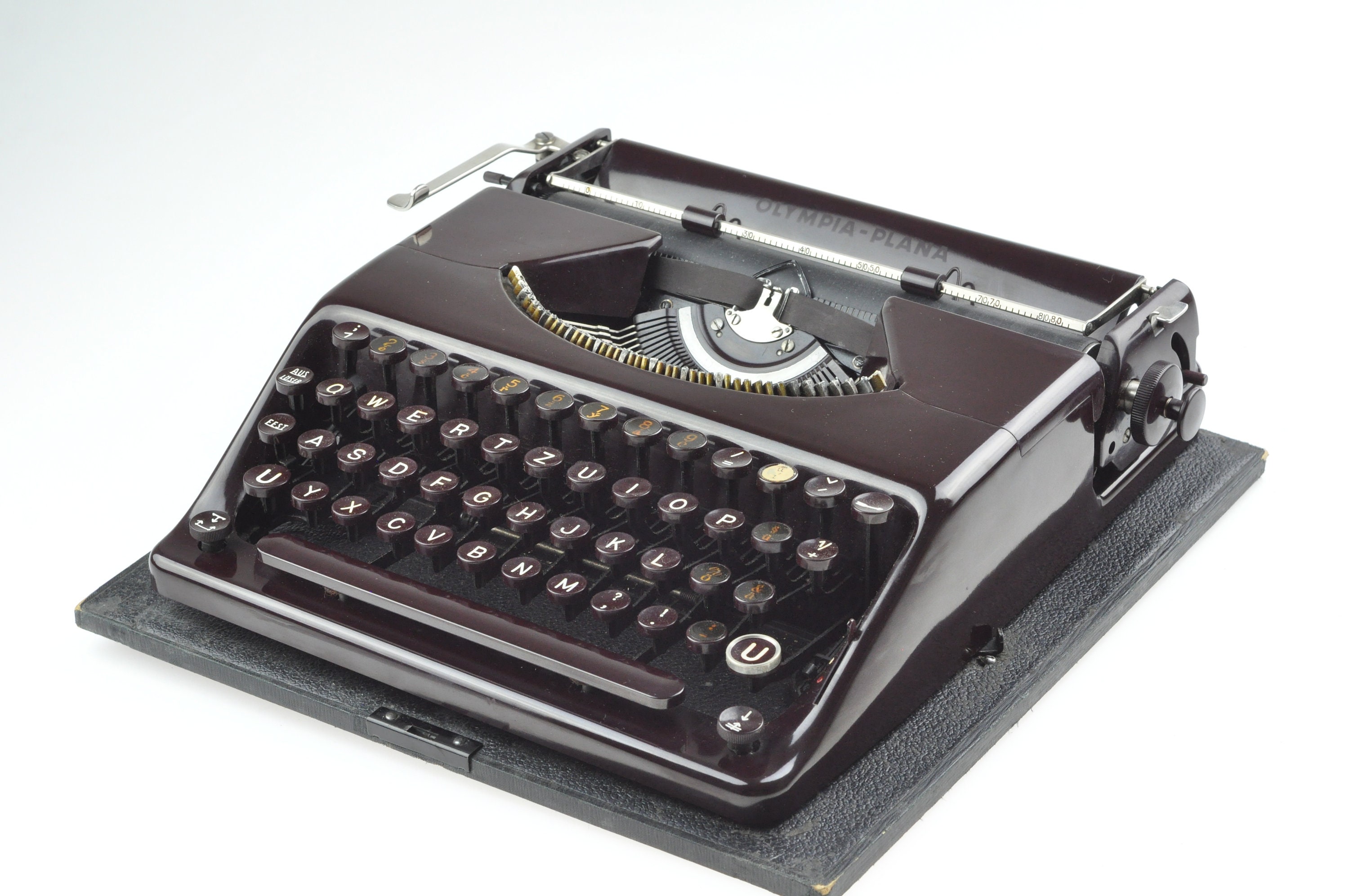 1939年製 オリンピア・プラナ製 実用タイプライター、ポータブルタイプ