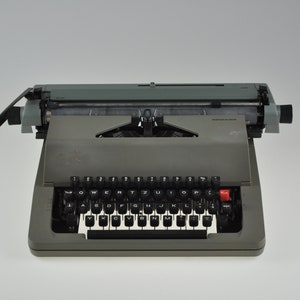 Remagg (Consul) Czechoslovakia Working Typewriter, Portable Typewriter, Vintage Typewriter, Brown Typewriter, Manual Typewriter, Typewriter