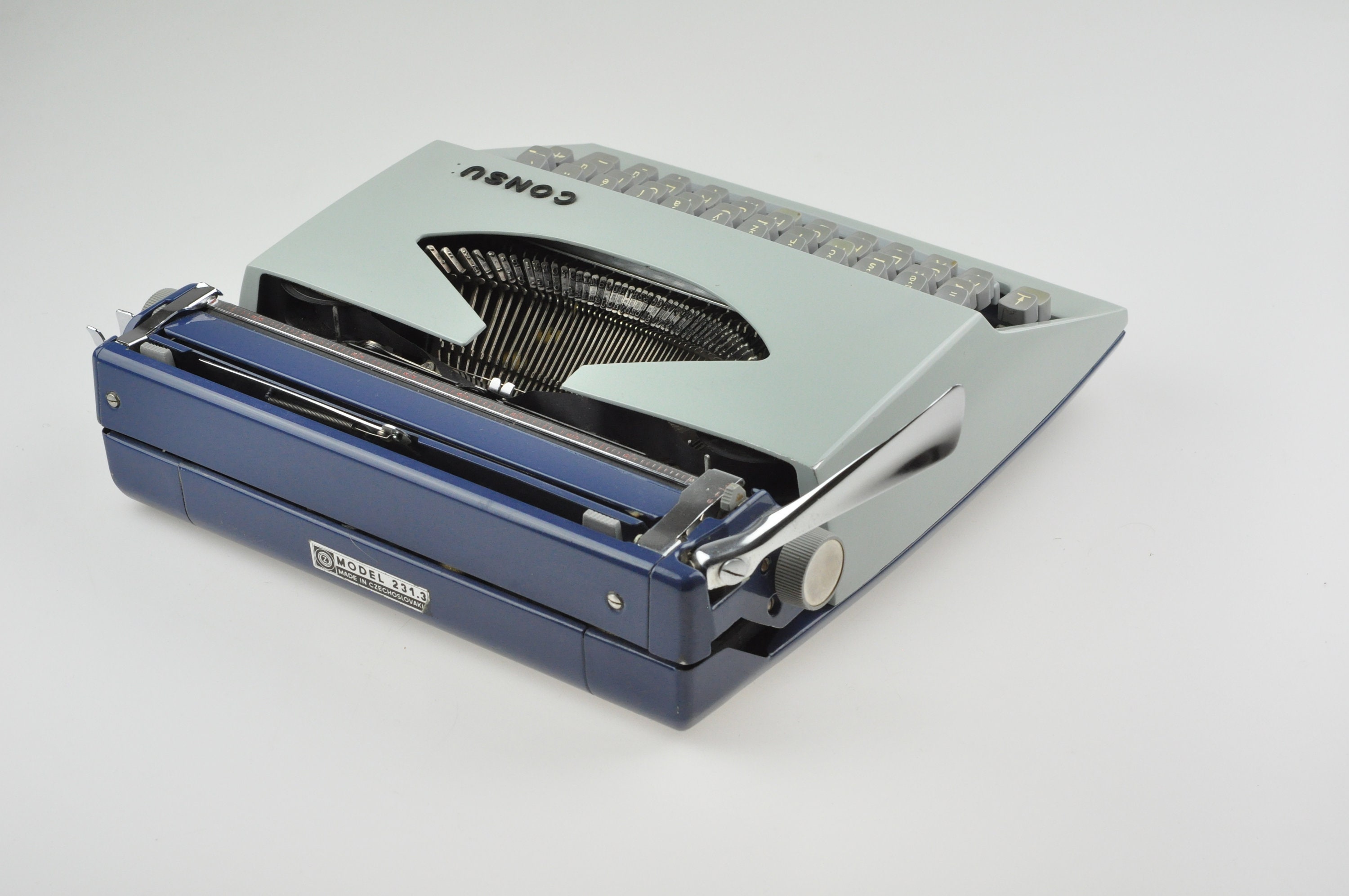 1970年製 Consul 実用タイプライター（ケース付き）、ポータブルタイプ