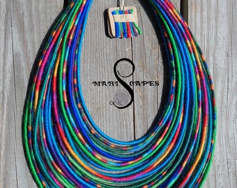 HOLI yarn-wrapped necklace / tribal / hippie / bohemian / colorful / thread / rainbow / India