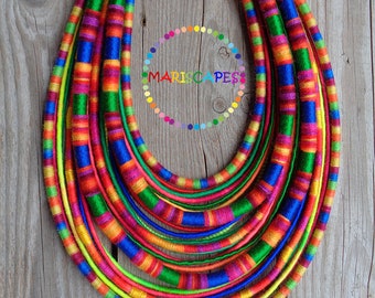 RESERVADO para Melodía - Collar de declaración envuelto en hilo de inspiración popular polaca con UNA cuerda / tribal / hippie / boho / folk / colorido