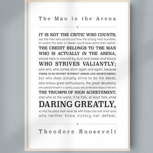 Człowiek na arenie / Cytat Daring Greatly | Wydrukowana dekoracja ścienna