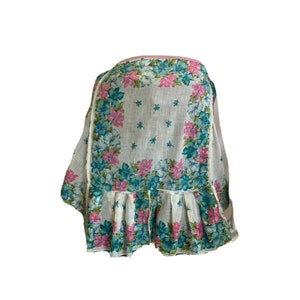 Vintage jaren 50 wit gebloemd schort doorschijnende roze witte ruches