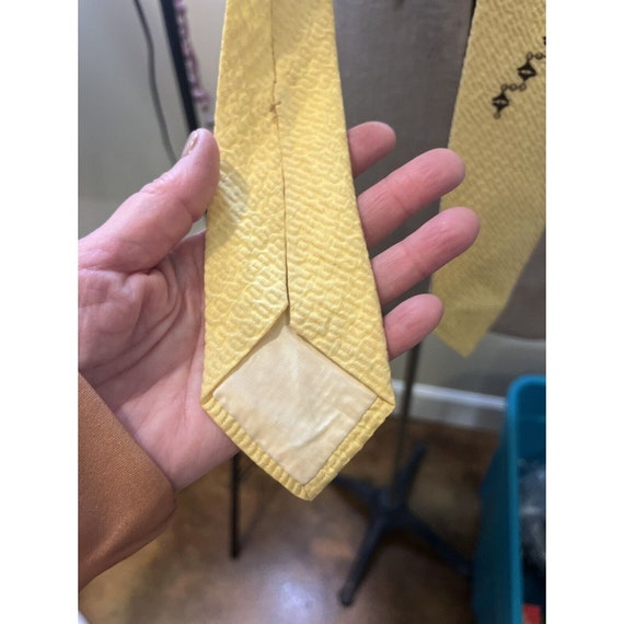 Vintage 60s Atomic Textured Rayon Necktie Yellow - image 4