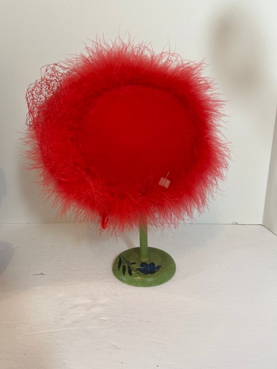 Vintage 60s Red Feather Bumper Hat - image 6