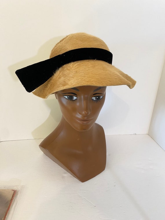Vintage 40s Tan Fur Felt Cloche by Strathmore Gem