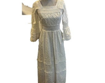 Vintage 70s Ivory Cotton Pleated Mexican Wedding Dress Lace Bell sleeves 34''