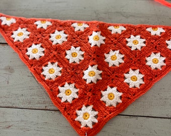 Handmade Crochet Daisy Triangle scarf Retro style head scarf