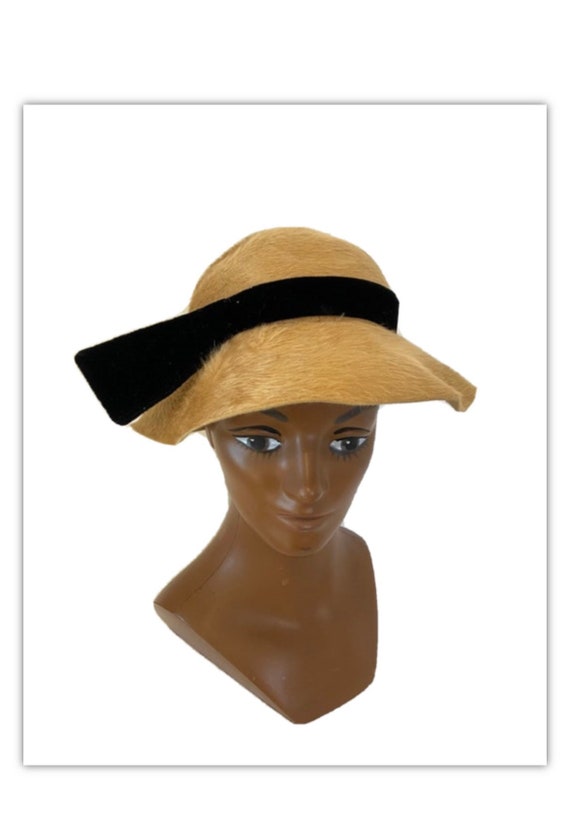 Vintage 40s Tan Fur Felt Cloche by Strathmore Gem