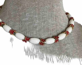 Vintage 60s Choker Trifari  white beaded floral and red small beads flowers