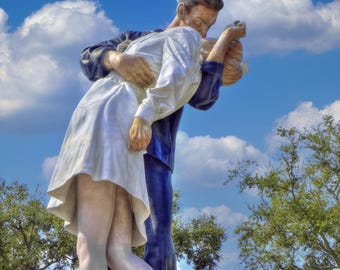 Unconditional Surrender – Sarasota, FL Monument Photography Print