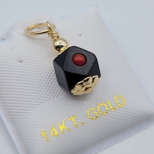 Azabache (7 mm) y coral Colgante de protección de chorro de oro real macizo de 14 quilates, nuevo
