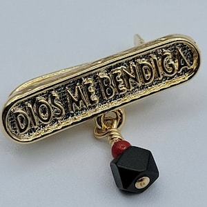 Dios Me Bendiga-speld, gold filled en echte azabach- en koraalroze kleur