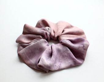 Ready to ship - Botanically Dyed Lilac Silk Scrunchy - Peonies petal dyed, Size S for thin or medium-thin hair