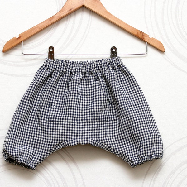 Linen boys harem shorts, gingham kids sarouel, bloomers, aladdin pants // Size 0-12 month (EU 56-92)