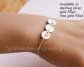 Three initial disc bracelet,initial disc connector,Sterling silver,Personalized Mother Jewelry,Family Bracelet,sister monograms,custom note