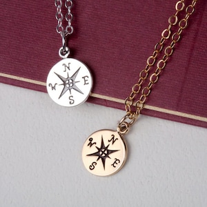 Kompas ketting, aangepaste sieraden kaart, reis ketting, Felicatie graduatiegift, Sisterhood gift, BFF, soulmate gift, klasse van 2020