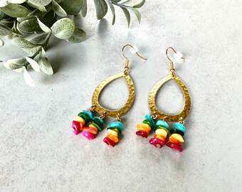 10 kt gold plated hammered tear drop earrings with multicolored agate beads.