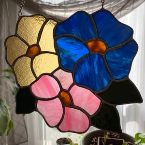 Atrapasol de vidrieras de racimo de flores