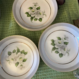 Set Of 5 First Love Gold China Japan Berry Bowls .   Gray Rim White Rose Green Leaves