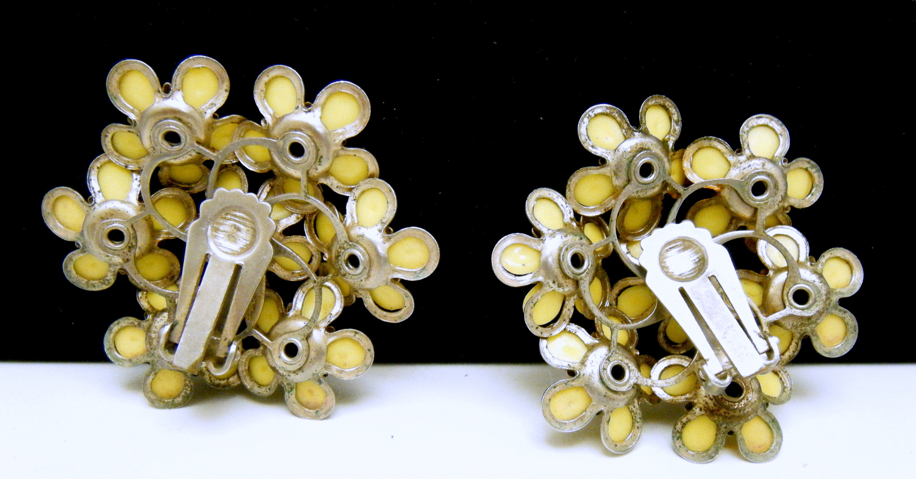 ◆VINTAGE HOLLYWOOD◆ Petal Ribbon Earrings VH2435EA006M Designer fashion, Seoul-fully created | W Concept