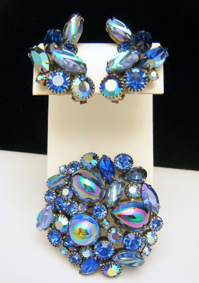 Stunning Vintage Kramer Shades Blue Carnival Glass Rhinestone Brooch Earring Set Silver Tone