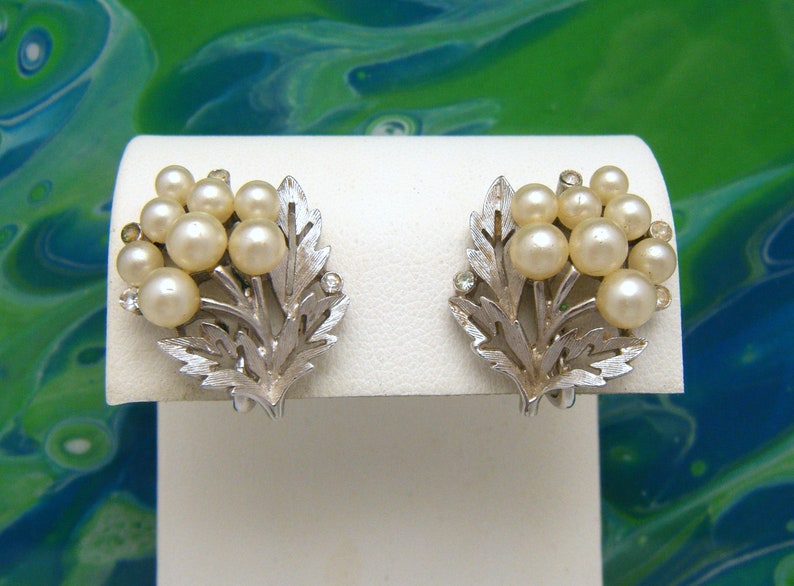 Beautiful Crown Trifari Earrings Faux Pearls Rhinestones Silver Tone Clip Ons