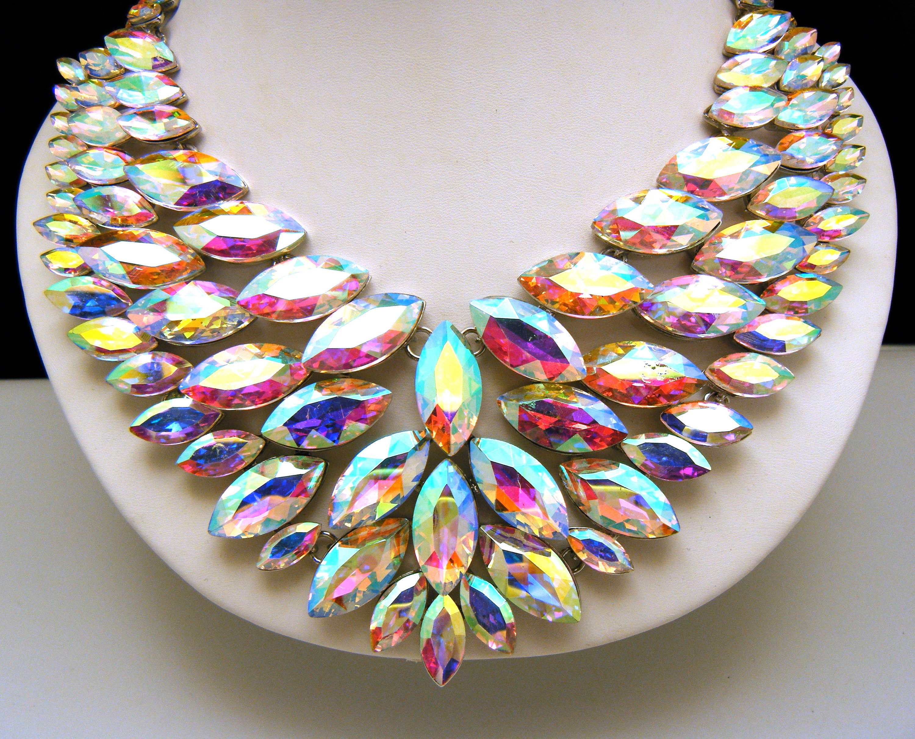 Italian Style Orecchini donna con croce pendente e strass: in offerta a