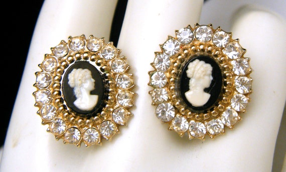 Vintage Coro Resin Cameo Rhinestone Screw Back Ea… - image 2