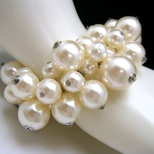 Vintage Faux Pearl Cluster Stretch Bracelet Silver Tone