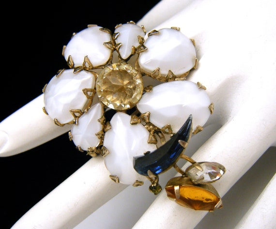 Vintage Signed Schreiner New York Brooch White Satin Glass