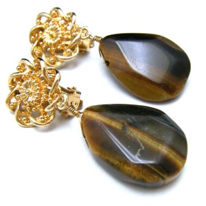 Vintage Tiger Eye Dangle Gold Tone Open Work Clip On Earrings