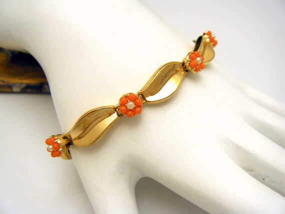 Dainty Crown Trifari Vintage Bracelet Coral Lucit… - image 2