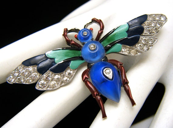 Rare Vintage Trifari Enamel Bee Flying Insect Bro… - image 1