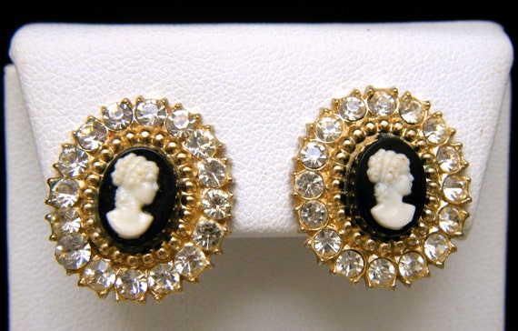 Vintage Coro Resin Cameo Rhinestone Screw Back Ea… - image 1