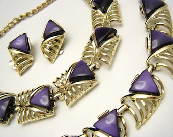 Excellent Vintage Coro Purple Thermoset Parure Necklace Earrings Bracelet Set Gold Tone