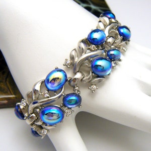 Crown Trifari Jewels of Fantasy Bracelet Silver Tone Blue Carnival Glass Cabochons Rhinestones